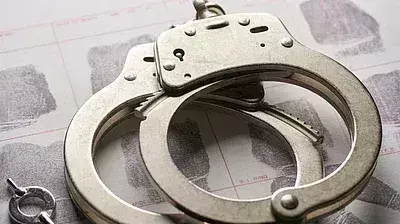 Kerala : छवि बिगाड़ने वाला फ्लेक्स एसएफआई कार्यकर्ताओं पर मामला दर्ज Kerala : छवि बिगाड़ने वाला फ्लेक्स एसएफआई कार्यकर्ताओं पर मामला दर्ज