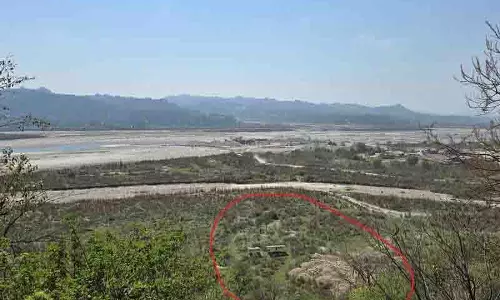 Bagh Kulja के ग्रामीणों ने नए स्टोन क्रशर का विरोध किया Bagh Kulja के ग्रामीणों ने नए स्टोन क्रशर का विरोध किया