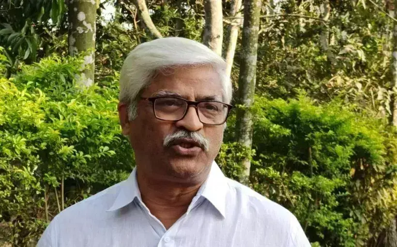 Kolkata: सुजन चक्रवर्ती ने तृणमूल पर की टिप्पणी, बड़े नेताओं के साथ बड़े घोटाले Kolkata: सुजन चक्रवर्ती ने तृणमूल पर की टिप्पणी, बड़े नेताओं के साथ बड़े घोटाले
