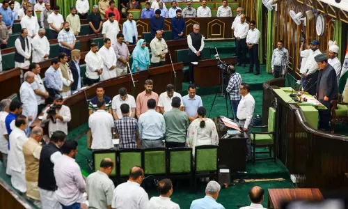 J-K विधानसभा में पहलगाम हमले की निंदा करते हुए प्रस्ताव पेश किया गया J-K विधानसभा में पहलगाम हमले की निंदा करते हुए प्रस्ताव पेश किया गया