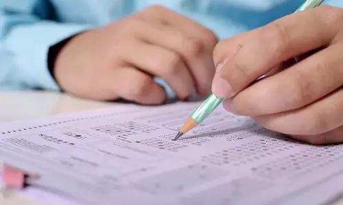 OPSC, OSSC प्रश्नपत्रों में गड़बड़ी: ओडिशा के मंत्री ने दोषियों के खिलाफ कार्रवाई का आश्वासन दिया OPSC, OSSC प्रश्नपत्रों में गड़बड़ी: ओडिशा के मंत्री ने दोषियों के खिलाफ कार्रवाई का आश्वासन दिया