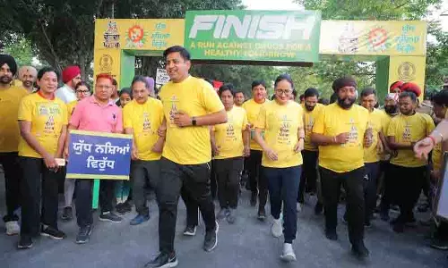 Jalandhar: दौरदा पंजाब मैराथन में हजारों लोगों ने नशे के खिलाफ दौड़ लगाई