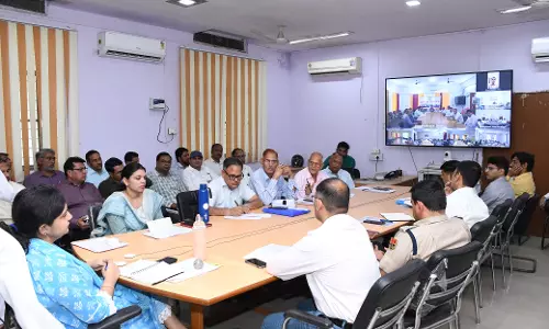 Madhopur: जिला कलेक्टर की अध्यक्षता में साप्ताहिक समीक्षा बैठक