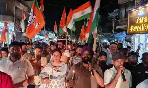 आतंकी हमले के पीड़ितों के शोक में BJP ने निकाला कैंडल मार्च