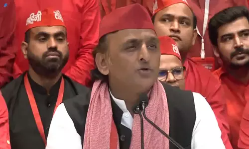 अखिलेश यादव ने राज्यसभा सांसद सुमन पर हमले के लिए UP सरकार पर निशाना साधा अखिलेश यादव ने राज्यसभा सांसद सुमन पर हमले के लिए UP सरकार पर निशाना साधा