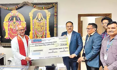 Andhra : थितिडे एसवी प्राणदान ट्रस्ट को 2 करोड़ का दान Andhra : थितिडे एसवी प्राणदान ट्रस्ट को 2 करोड़ का दान