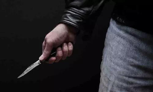 Dadu Majra में साइबर कैफे के बाहर किशोर पर चाकू से हमला Dadu Majra में साइबर कैफे के बाहर किशोर पर चाकू से हमला