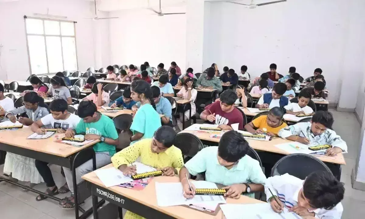 Andhra: राष्ट्रीय स्तर की गणित प्रतियोगिताएं आयोजित Andhra: राष्ट्रीय स्तर की गणित प्रतियोगिताएं आयोजित