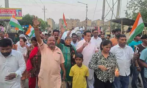 कांग्रेस ने Pahalgam आतंकवादी हमले की निंदा करने के लिए कैंडल मार्च निकाला