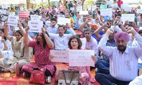 Chandigarh: शिक्षकों ने राज्यपाल से प्रतिनियुक्ति से संबंधित मुद्दों को हल करने का आग्रह किया Chandigarh: शिक्षकों ने राज्यपाल से प्रतिनियुक्ति से संबंधित मुद्दों को हल करने का आग्रह किया