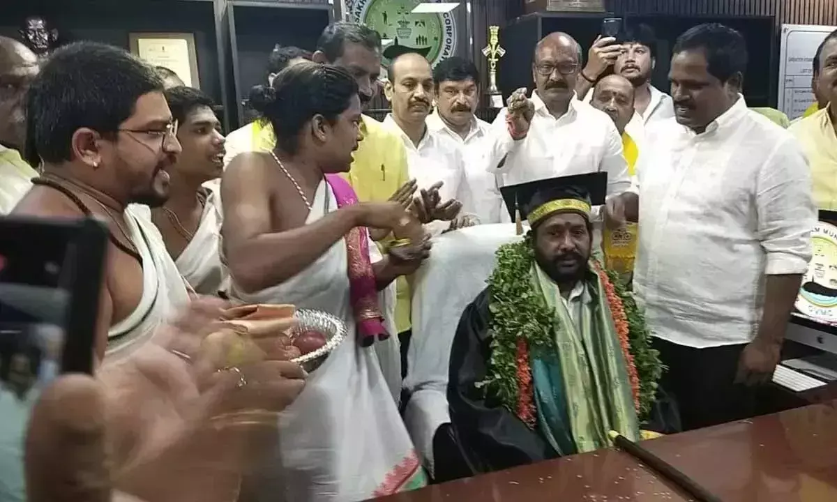 Andhra: पीला श्रीनिवास राव जीवीएमसी मेयर चुने गए Andhra: पीला श्रीनिवास राव जीवीएमसी मेयर चुने गए