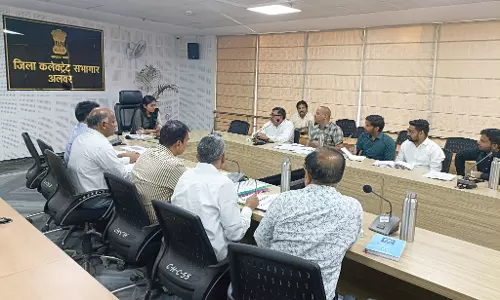 Alwar: जिला कलेक्टर ने ली जलदाय विभाग की समीक्षा बैठक