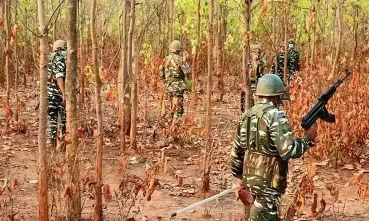 Telangana: माओवादी विरोधी अभियान तेज होने से कर्रेगुट्टा सीमावर्ती गांवों में तनाव बढ़ा