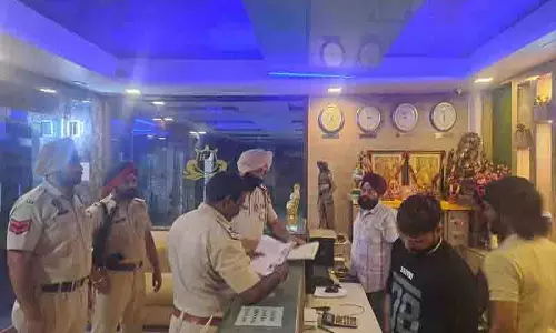 Golden Temple के आसपास होटलों में जांच के दौरान कई लोगों को पकड़ा गया
