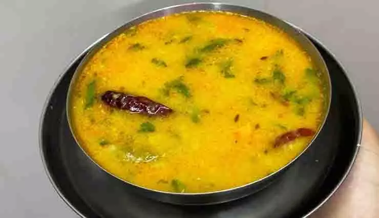 Hing Tadka Dal: स्वाद है बेमिसाल, एक बार खाने के बाद हमेशा याद रहेगी ये डिश Hing Tadka Dal: स्वाद है बेमिसाल, एक बार खाने के बाद हमेशा याद रहेगी ये डिश
