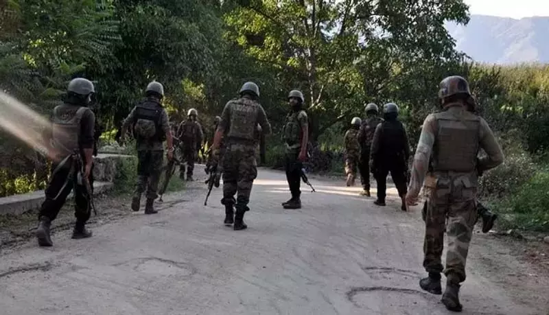 Doda-Kishtwar में आतंकियों और सहयोगियों के ठिकानों पर पुलिस की तलाशी Doda-Kishtwar में आतंकियों और सहयोगियों के ठिकानों पर पुलिस की तलाशी