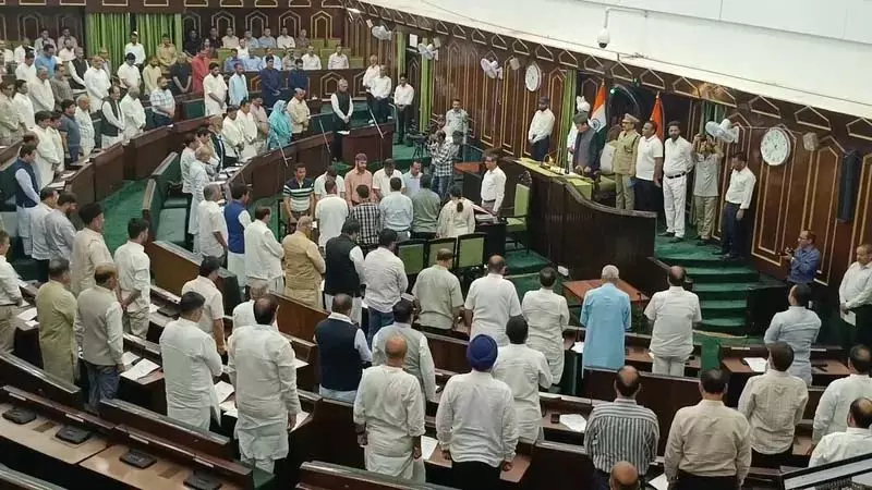 पहलगाम हमला: विधानसभा में पीड़ितों को श्रद्धांजलि दी पहलगाम हमला: विधानसभा में पीड़ितों को श्रद्धांजलि दी