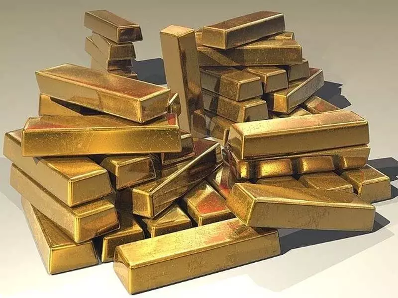 अमेरिका-चीन व्यापार आशावाद से सोना ₹1,000 गिरकर ₹98,400 प्रति 10 ग्राम पहुंचा अमेरिका-चीन व्यापार आशावाद से सोना ₹1,000 गिरकर ₹98,400 प्रति 10 ग्राम पहुंचा
