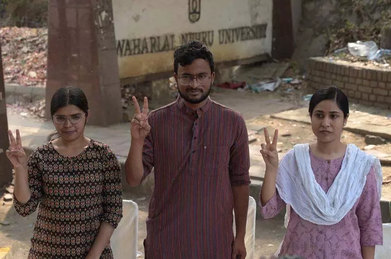 Delhi: वाम गठबंधन ने 3 पदों पर कब्ज़ा किया, ABVP ने चौंकाया Delhi: वाम गठबंधन ने 3 पदों पर कब्ज़ा किया, ABVP ने चौंकाया