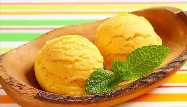 Mango Ice Cream: बाजार कि नहीं बच्चो को घर पर बना कर खिलाए मेंगो ऑयस्क्रीम Mango Ice Cream: बाजार कि नहीं बच्चो को घर पर बना कर खिलाए मेंगो ऑयस्क्रीम