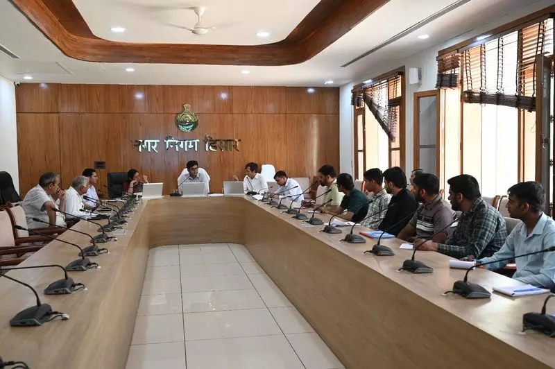 Hisar एमसी प्रमुख ने संपत्ति कर बकाया पर त्वरित कार्रवाई के आदेश दिए Hisar एमसी प्रमुख ने संपत्ति कर बकाया पर त्वरित कार्रवाई के आदेश दिए