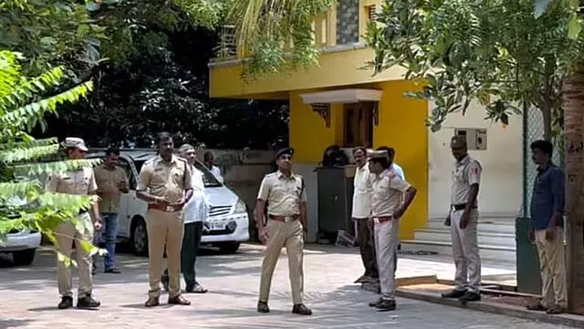 पुडुचेरी के CM के घर को फिर बम से उड़ाने की धमकी पुडुचेरी के CM के घर को फिर बम से उड़ाने की धमकी