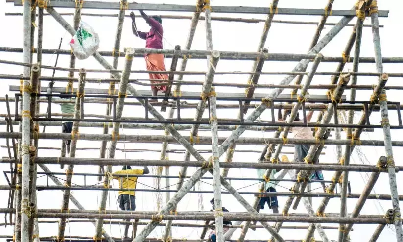 Kerala : कल त्रिशूर पूरम के लिए ध्वज फहराया जाएगा Kerala : कल त्रिशूर पूरम के लिए ध्वज फहराया जाएगा