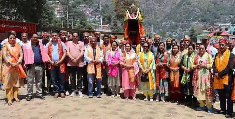 Kullu महोत्सव पारंपरिक उत्साह के साथ शुरू हुआ Kullu महोत्सव पारंपरिक उत्साह के साथ शुरू हुआ