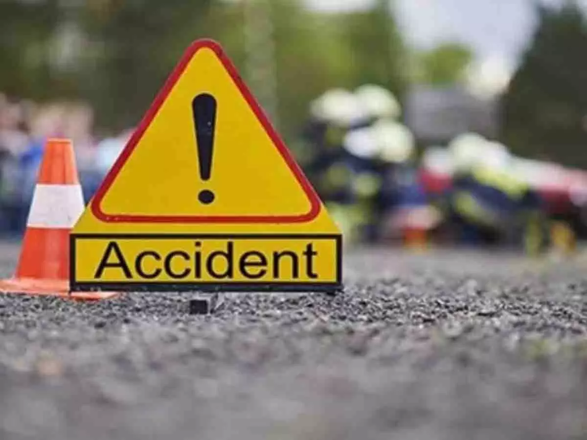 Himachal: सड़क दुर्घटना में सड़क कंपनी के कर्मचारी की मौत, परिजनों ने दिया धरना Himachal: सड़क दुर्घटना में सड़क कंपनी के कर्मचारी की मौत, परिजनों ने दिया धरना