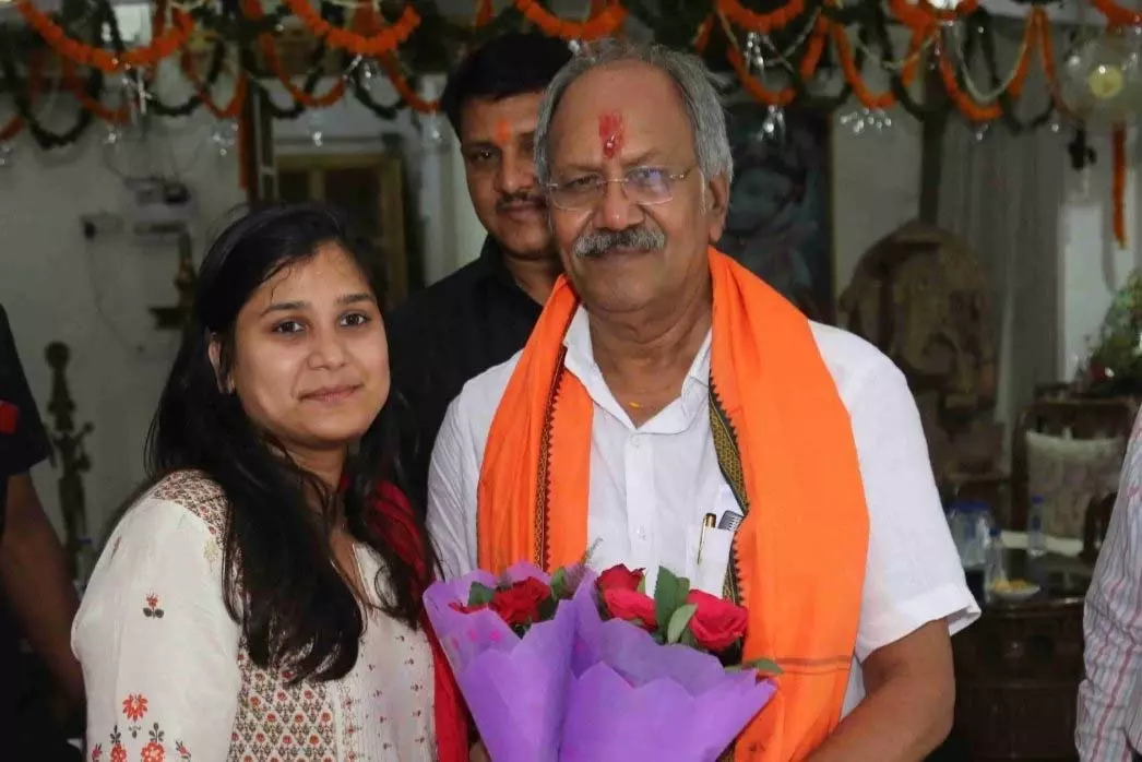 ऑक्सफोर्ड में वकील सुगंधा जैन ने की छत्तीसगढ़ का नाम रोशन, MP बृजमोहन अग्रवाल ने दी बधाई ऑक्सफोर्ड में वकील सुगंधा जैन ने की छत्तीसगढ़ का नाम रोशन, MP बृजमोहन अग्रवाल ने दी बधाई