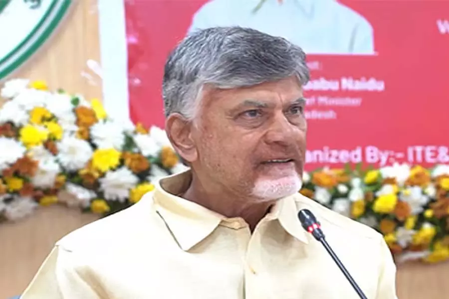 Capital Amaravati तेलुगु लोगों का दिल और आत्मा है: सीएम Capital Amaravati तेलुगु लोगों का दिल और आत्मा है: सीएम