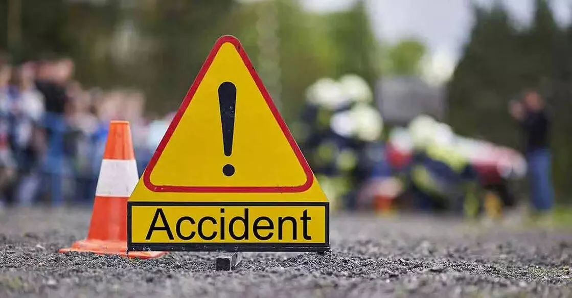 Wayanad के मनंतवाडी में दो बसों की टक्कर में 30 से अधिक लोग घायल Wayanad के मनंतवाडी में दो बसों की टक्कर में 30 से अधिक लोग घायल