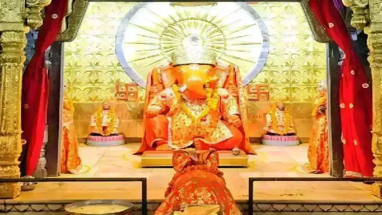 Rajasthan का अनोखा मंदिर, जहां भक्त चढ़ाते हैं नई गाड़ियाँ Rajasthan का अनोखा मंदिर, जहां भक्त चढ़ाते हैं नई गाड़ियाँ