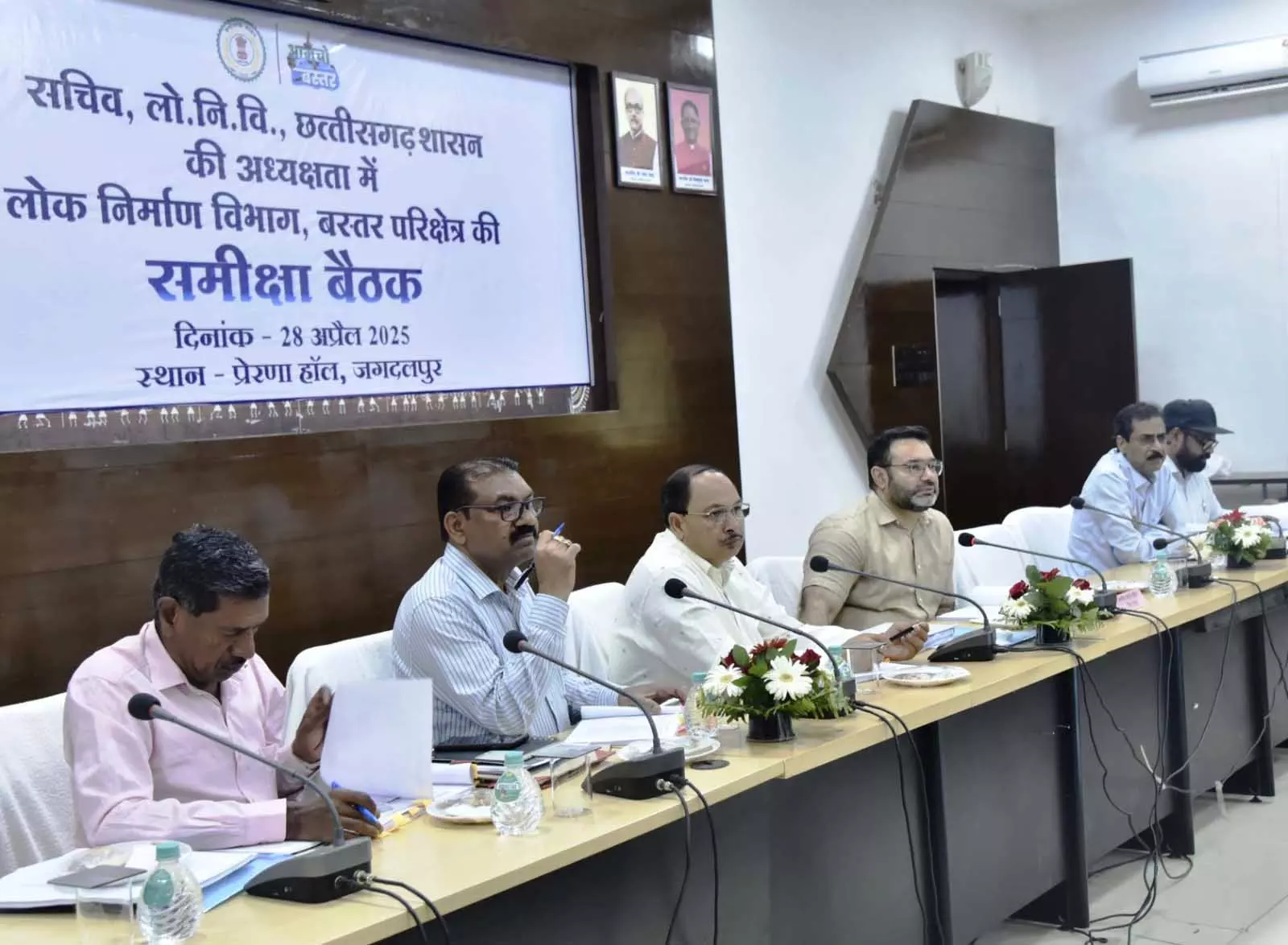 अनुबंध के मुताबिक समय-सीमा में कार्य को पूर्ण नहीं करने वाले ठेकेदारों के विरुद्ध कार्रवाई के निर्देश अनुबंध के मुताबिक समय-सीमा में कार्य को पूर्ण नहीं करने वाले ठेकेदारों के विरुद्ध कार्रवाई के निर्देश