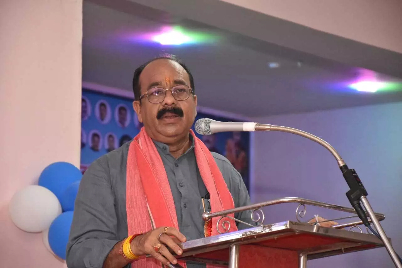 मेहनत एवं ईमानदारी से आगे बढ़ रहा साहू समाज: अरूण साव मेहनत एवं ईमानदारी से आगे बढ़ रहा साहू समाज: अरूण साव