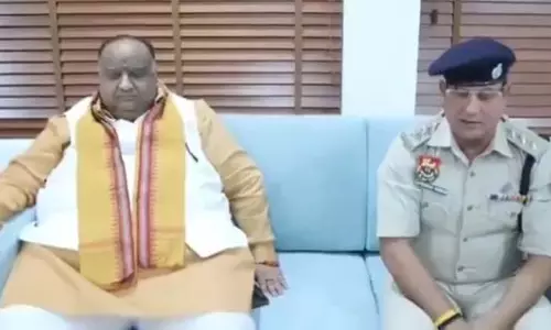 बीजेपी नेता का ठसन, बेइज्जती होने पर DSP को बुलाया और फिर... बीजेपी नेता का ठसन, बेइज्जती होने पर DSP को बुलाया और फिर...