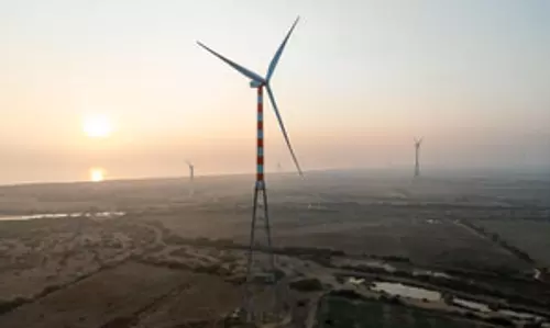 2024-25 में अदाणी ग्रीन का ईबीआईटीडीए एक अरब डॉलर के पार, नवीकरणीय ऊर्जा क्षमता 30 प्रतिशत बढ़कर 14.2 गीगावाट