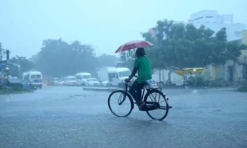 तमिलनाडु में 6 दिनों तक बारिश की संभावना तमिलनाडु में 6 दिनों तक बारिश की संभावना