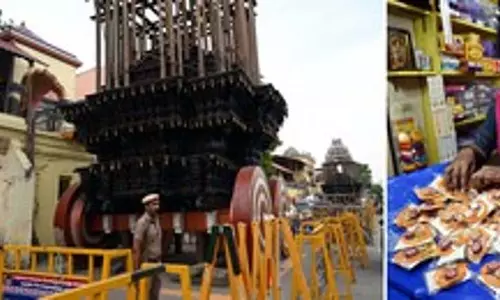 चिथिराई महोत्सव: मदुरै मीनाक्षी सुंदरेश्वर मंदिर में ध्वजारोहण आज चिथिराई महोत्सव: मदुरै मीनाक्षी सुंदरेश्वर मंदिर में ध्वजारोहण आज
