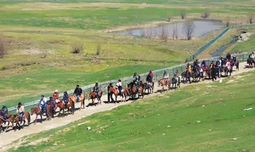 Pahalgam हमले के बाद भी कश्मीर में आतिथ्य की भावना कम नहीं हुई