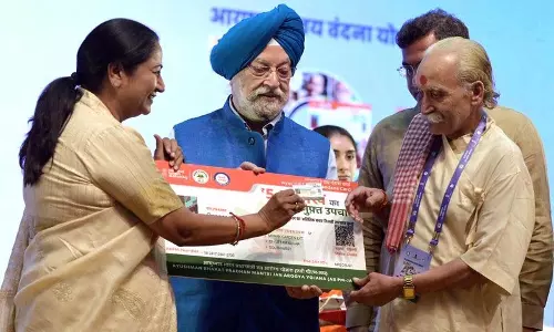 CM Rekha Gupta ने बुजुर्गों के लिए ₹10 लाख तक की मुफ्त इलाज योजना शुरू की