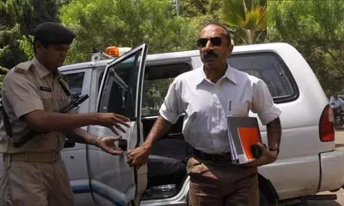 पूर्व IPS को सुप्रीम कोर्ट से तगड़ा झटका पूर्व IPS को सुप्रीम कोर्ट से तगड़ा झटका