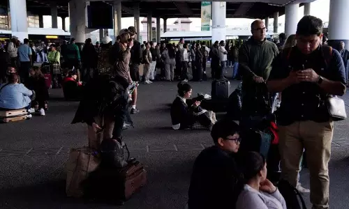 स्पेन और पुर्तगाल में बिजली आपूर्ति बाधित, बहाली के प्रयास जारी स्पेन और पुर्तगाल में बिजली आपूर्ति बाधित, बहाली के प्रयास जारी