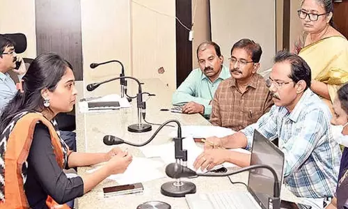 किसानों के लिए बोरे, तिरपाल उपलब्ध कराए गए किसानों के लिए बोरे, तिरपाल उपलब्ध कराए गए