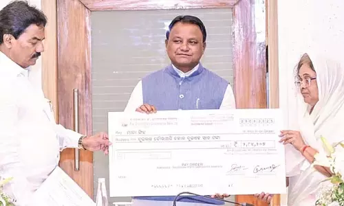 Odisha सरकार ने शहरी सहकारी बैंक के जमाकर्ताओं को धन वापस करना शुरू किया