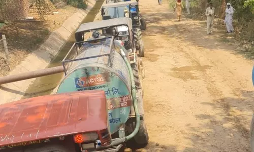 Haryana : बिजली कटौती और नहरबंदी के कारण फतेहाबाद गांव में पानी की किल्लत Haryana : बिजली कटौती और नहरबंदी के कारण फतेहाबाद गांव में पानी की किल्लत