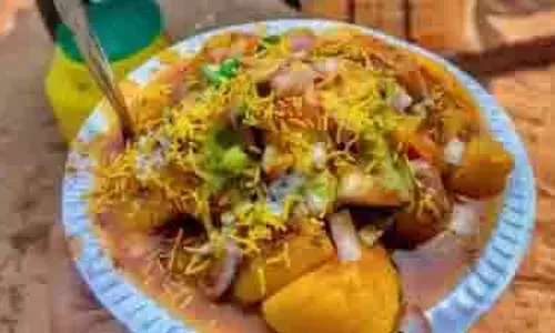 Dahi Vada Aloo Dum: जरूर ट्राई करें दही वड़ा आलू दम Dahi Vada Aloo Dum: जरूर ट्राई करें दही वड़ा आलू दम