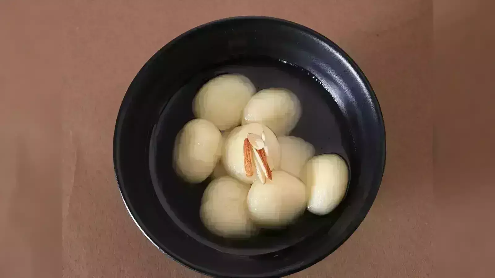 Try करें ब्रेड से बने सफेद रसगुल्ले Try करें ब्रेड से बने सफेद रसगुल्ले