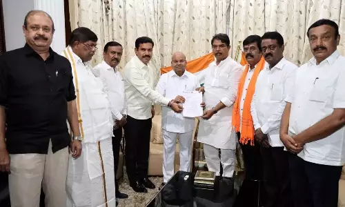 कांग्रेस नेताओं के लिए वोट मायने रखता है, देश नहीं: LoP कांग्रेस नेताओं के लिए वोट मायने रखता है, देश नहीं: LoP