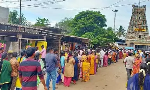 मंगलवार को आई कृतिगई: सिरुवापुरी में उमड़े श्रद्धालु